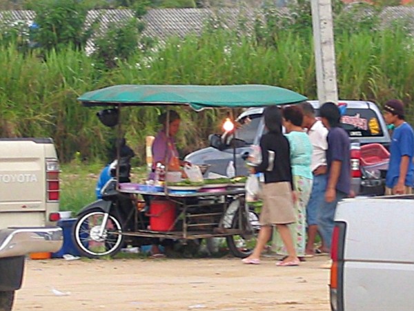 Mobile Garküche auf dem Bang Niang Market